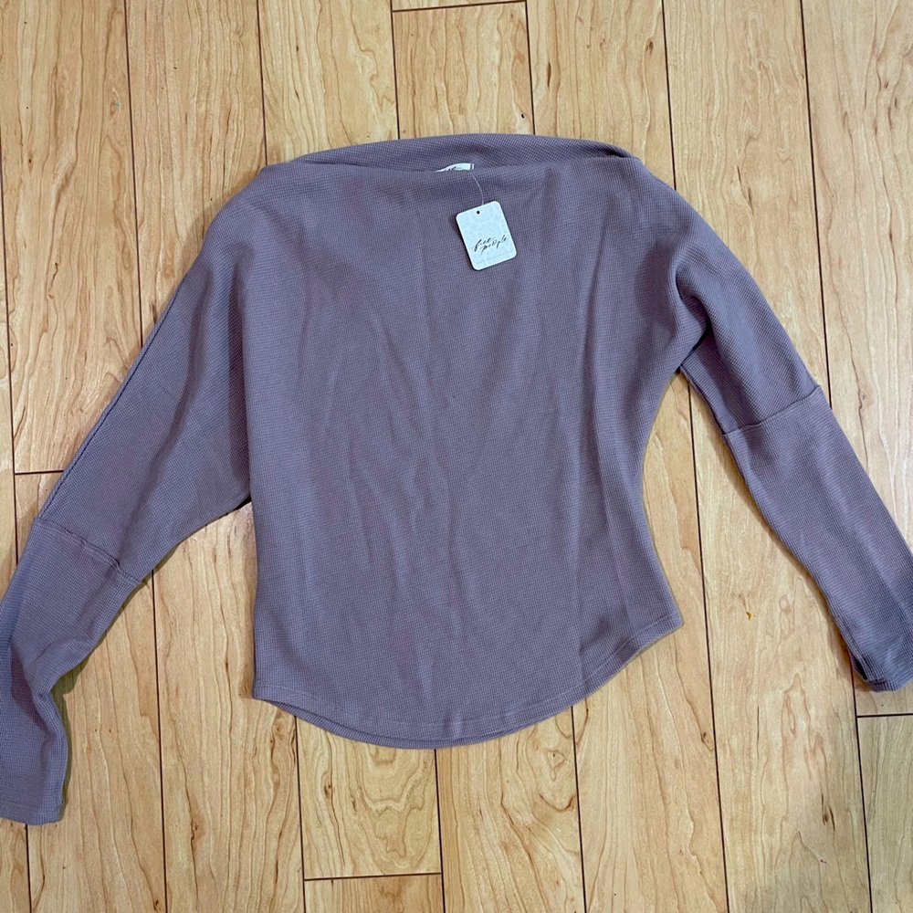 NWT! FREE PEOPLE OFF SHOULDER LONG SLEEVE TOP! SIZE SMALL